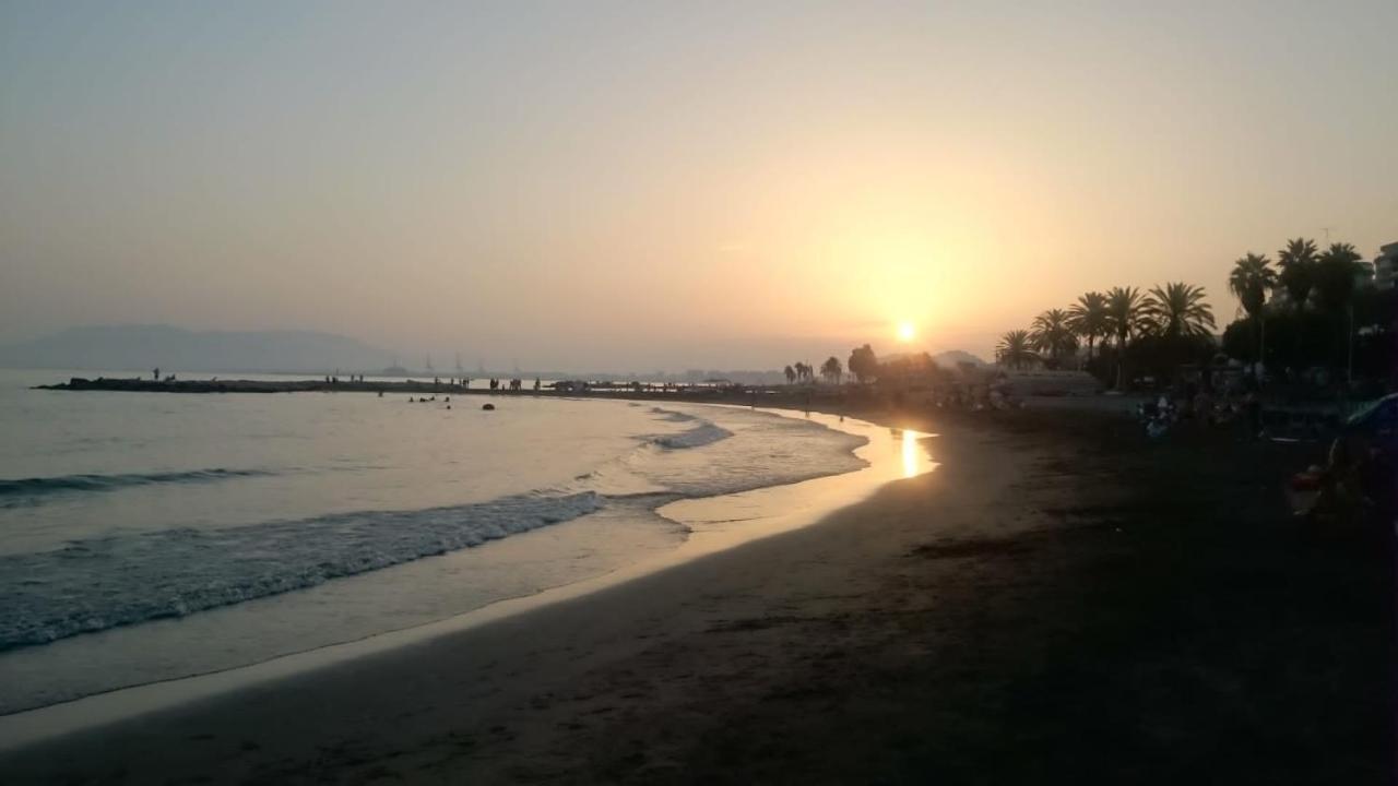 Apartamento A 5Min A Pie De La Playa De El Palo Malaga Bagian luar foto